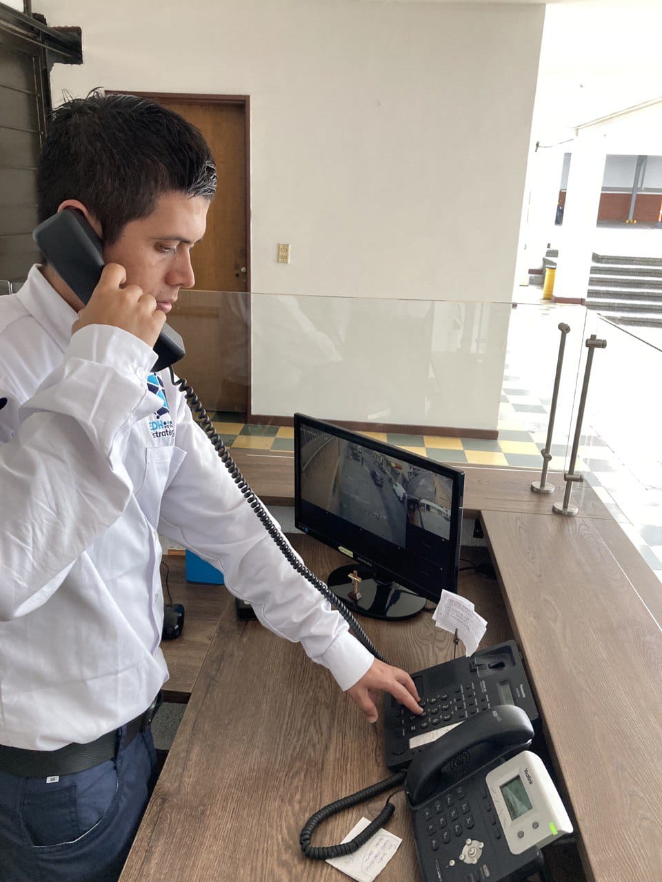 CONSERJERÍA MEDELLÍN 3 Foto portero 1